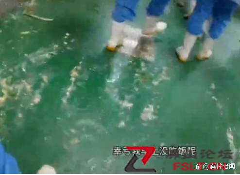 学校配餐公司卫生差、8人被处理：都没有提到“健康证”的问题