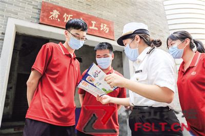 佛山海关驻禅城办事处查检科用专业和服务赢得口碑：服务不打烊 通关不停歇