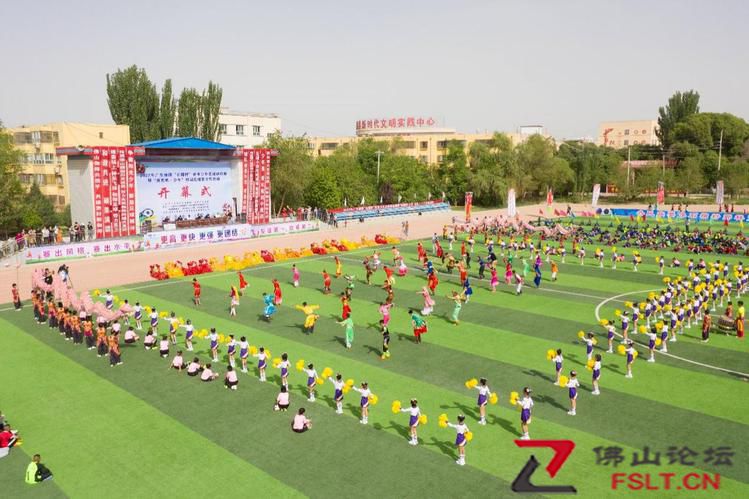 广东援疆“石榴籽”杯青少年足球赛在伽师开赛