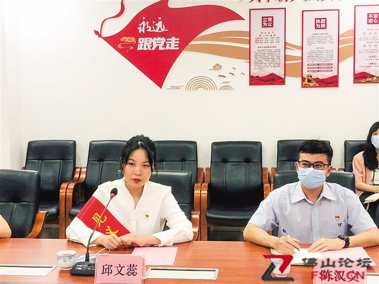 顺德医学生出手救了一车人