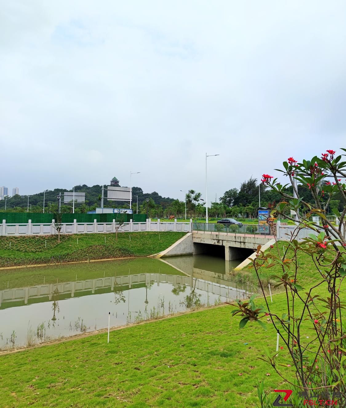 季华北路再添滨河休闲空间