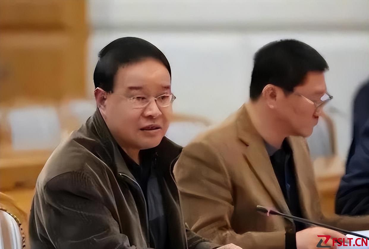 广东“财色局长”陈乐群：敛财一百多万，58岁时包养20岁情人生子