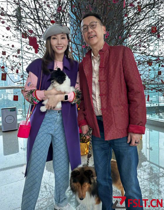 李嘉欣一家三口乘直升机看日出，11岁儿子热泪盈眶，公开机内照片