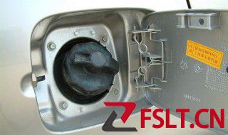 汽车油箱盖怎么打开 汽车油箱盖打开方法