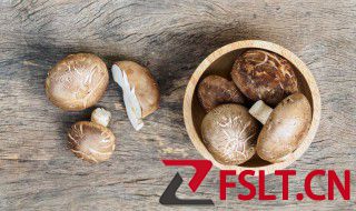 花胶炖香菇的正确方法 花胶炖香菇怎么做