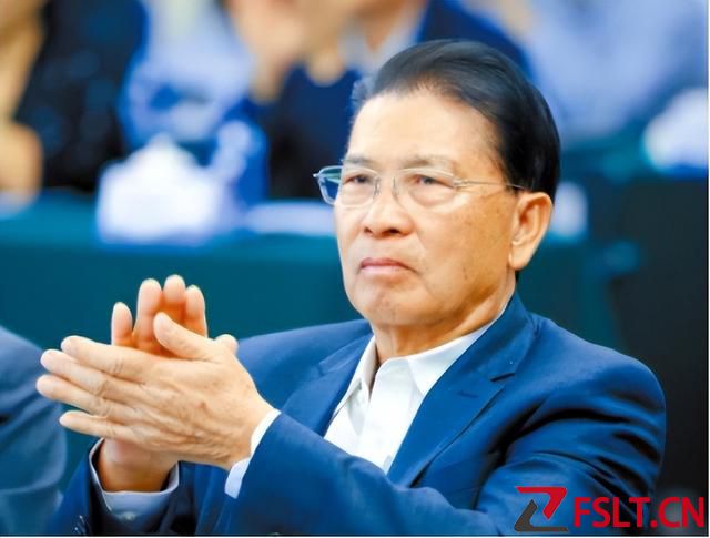 广东“首富”家族：4口人都是老总，诺大家产却“没人继承”？